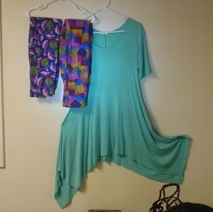 Top with two colorful leggings.